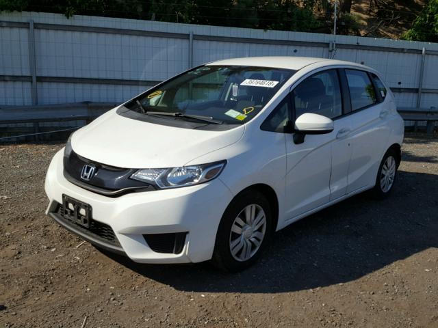 3HGGK5H56FM737247 - 2015 HONDA FIT LX WHITE photo 2