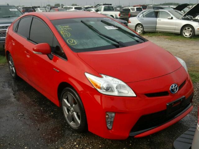 JTDKN3DU3F0427660 - 2015 TOYOTA PRIUS RED photo 1