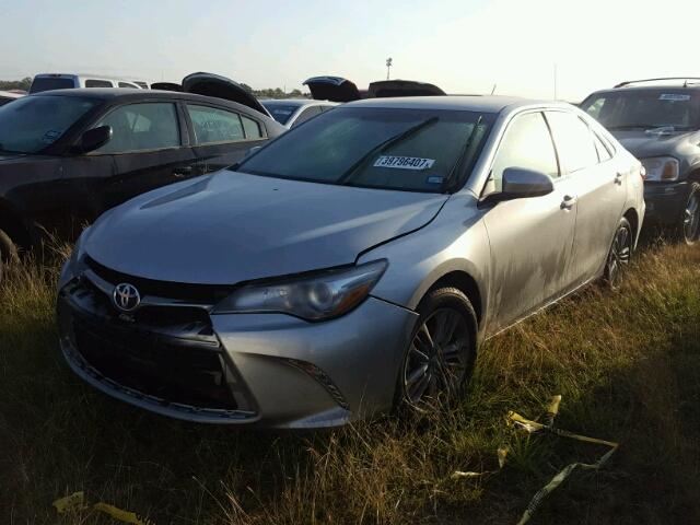 4T1BF1FK0GU255204 - 2016 TOYOTA CAMRY LE SILVER photo 2