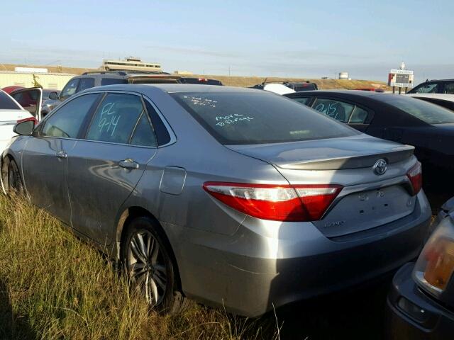 4T1BF1FK0GU255204 - 2016 TOYOTA CAMRY LE SILVER photo 3