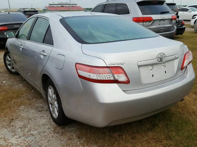 4T1BF3EK1BU118231 - 2011 TOYOTA CAMRY BASE SILVER photo 3