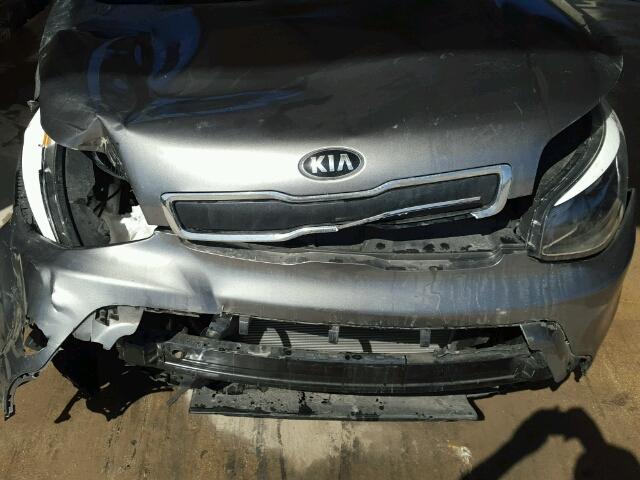 KNDJN2A29G7336846 - 2016 KIA SOUL GRAY photo 7