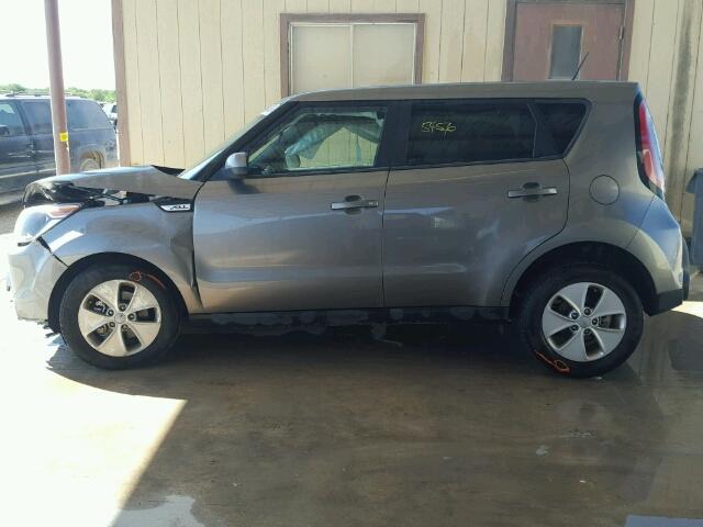 KNDJN2A29G7336846 - 2016 KIA SOUL GRAY photo 9