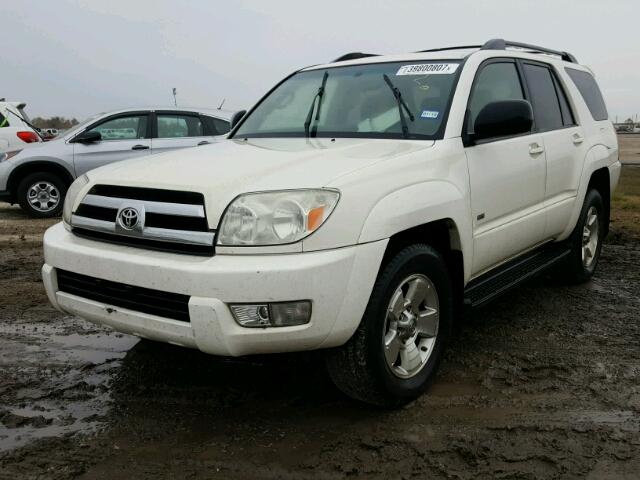 JTEZU14R258030289 - 2005 TOYOTA 4RUNNER SR WHITE photo 2