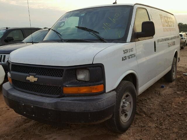 1GCWGFCA1E1128018 - 2014 CHEVROLET EXPRESS G2 WHITE photo 2