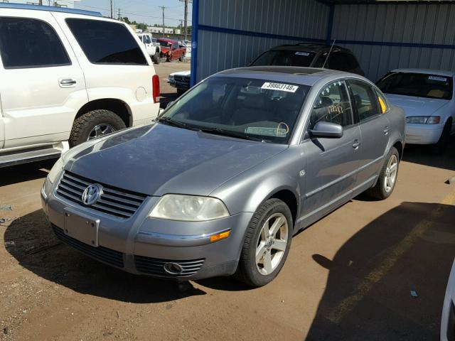 WVWRH63B54P100835 - 2004 VOLKSWAGEN PASSAT GLX 灰色 照片 2