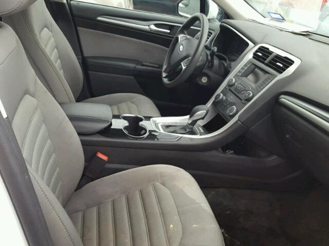 3FA6P0G75FR150600 - 2015 FORD FUSION S WHITE photo 5