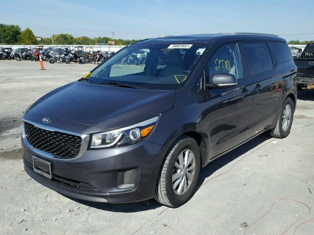 KNDMB5C16F6023530 - 2015 KIA SEDONA GRAY photo 2