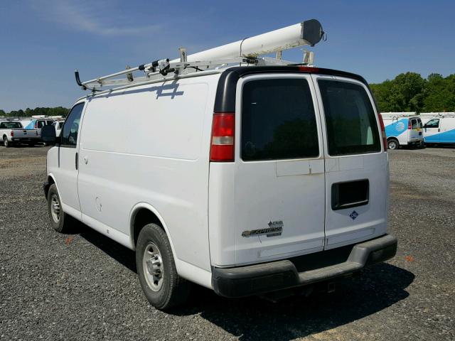 1GCWGFCB6C1124326 - 2012 CHEVROLET EXPRESS G2 WHITE photo 3