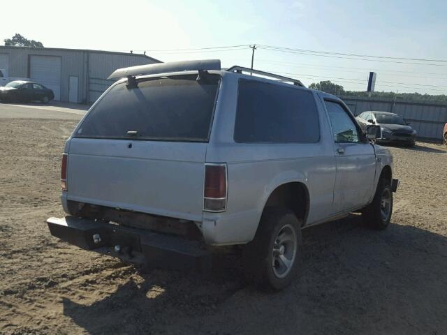 1GNCS18R5H8134524 - 1987 CHEVROLET BLAZER S10 GRAY photo 4