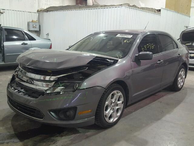 3FAHP0HA1AR410454 - 2010 FORD FUSION SE GRAY photo 2