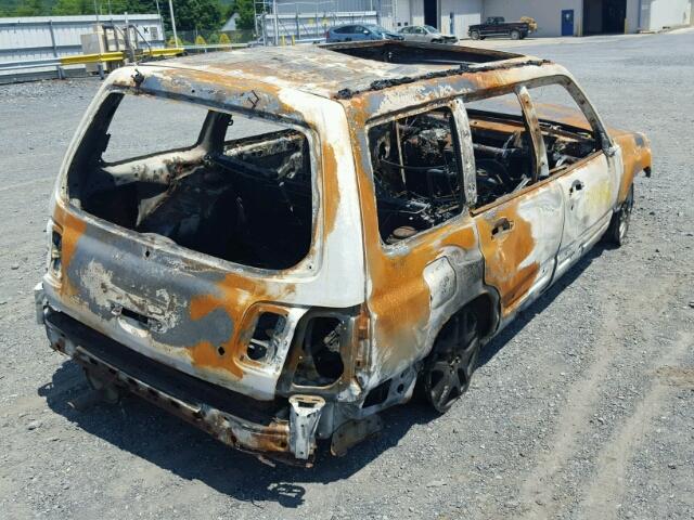 JF1SF65652H732108 - 2002 SUBARU FORESTER S 烧焦的 照片 4