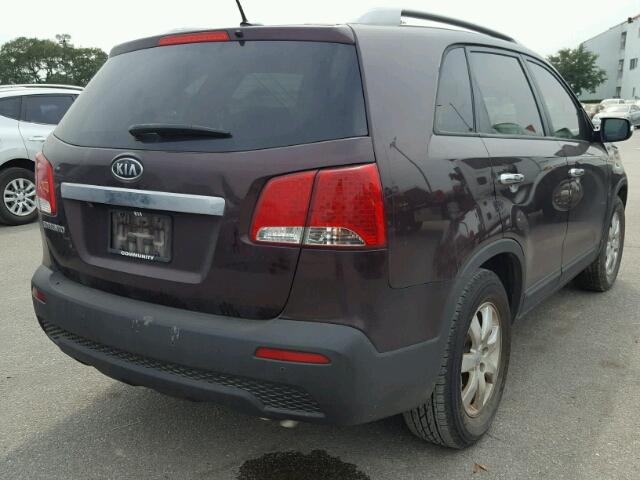 5XYKT4A60DG402532 - 2013 KIA SORENTO MAROON photo 4