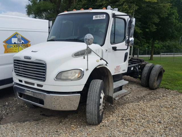 1FVACXBSX8HY85019 - 2008 FREIGHTLINER M2 106 MED WHITE photo 2