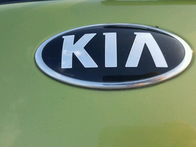 KNDJN2A26E7042740 - 2014 KIA SOUL GREEN photo 9