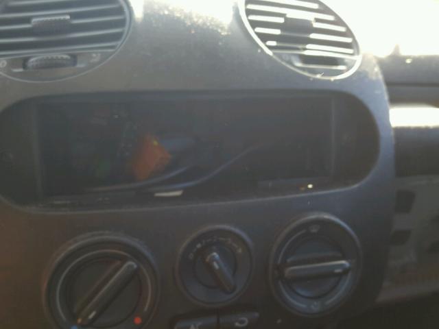 3VWBC21CXYM433559 - 2000 VOLKSWAGEN NEW BEETLE 黑色 照片 9