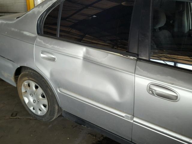 2HGEJ6614YH564099 - 2000 HONDA CIVIC BASE SILVER photo 10