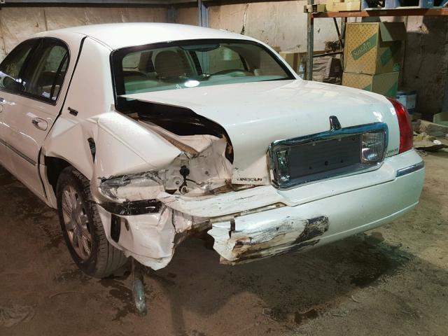 1LNHM82V36Y604873 - 2006 LINCOLN TOWN CAR S WHITE photo 9