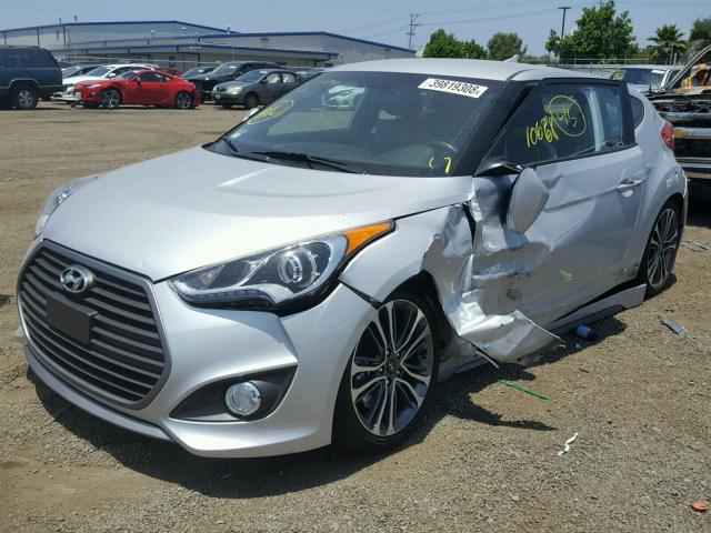 KMHTC6AE5HU313885 - 2017 HYUNDAI VELOSTER T SILVER photo 2