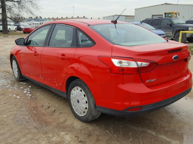 1FAHP3F26CL249954 - 2012 FORD FOCUS SE RED photo 3