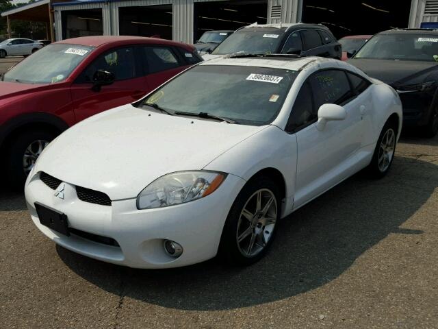 4A3AK34T08E002962 - 2008 MITSUBISHI ECLIPSE WHITE photo 2