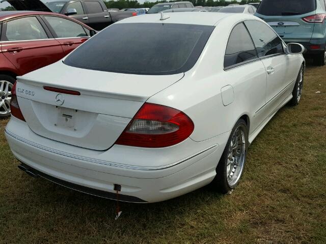 WDBTJ72H89F265960 - 2009 MERCEDES-BENZ CLK 550 WHITE photo 4