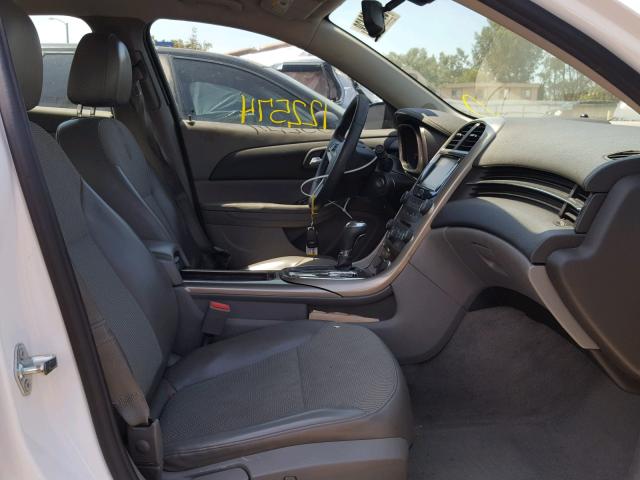 1G11D5RR1DF101535 - 2013 CHEVROLET MALIBU 1LT თეთრი ფოტო 5