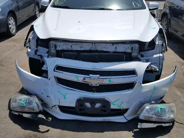1G11D5RR1DF101535 - 2013 CHEVROLET MALIBU 1LT თეთრი ფოტო 9