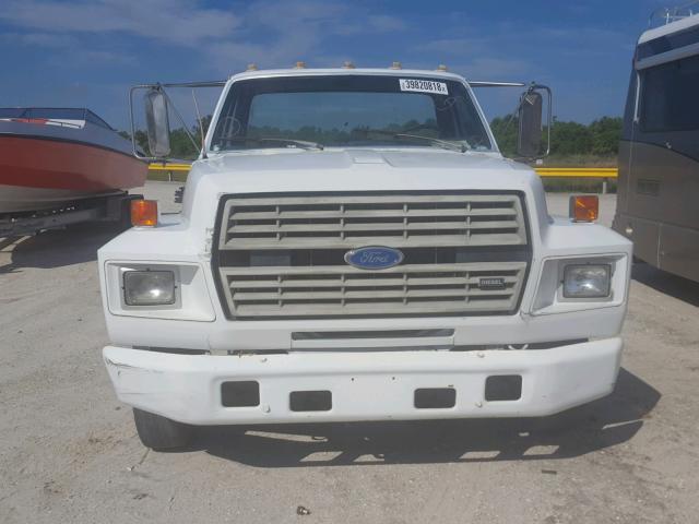 1FDNK72C8PVA33451 - 1993 FORD F700 FLPO WHITE photo 9