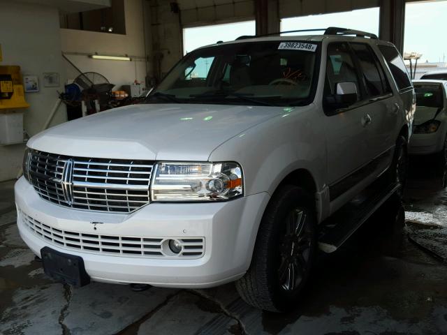 5LMJJ2J57AEJ05235 - 2010 LINCOLN NAVIGATOR WHITE photo 2