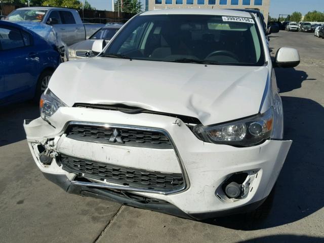 4A4AP3AU6EE011882 - 2014 MITSUBISHI OUTLANDER WHITE photo 9