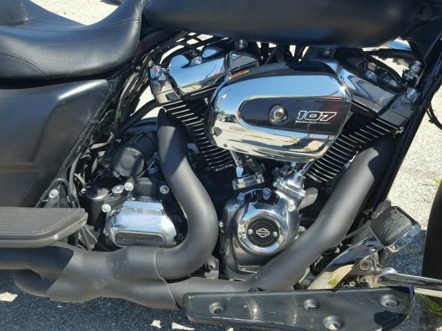 1HD1KTC17HB673967 - 2017 HARLEY-DAVIDSON FLTRXS ROA BLACK photo 7