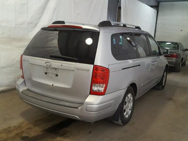 KNDMC233576043895 - 2007 HYUNDAI ENTOURAGE SILVER photo 4