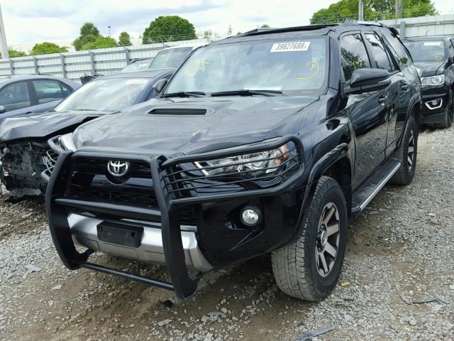 JTEBU5JR7H5471452 - 2017 TOYOTA 4RUNNER SR შავი ფოტო 2