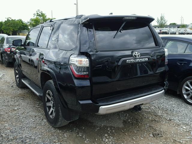 JTEBU5JR7H5471452 - 2017 TOYOTA 4RUNNER SR შავი ფოტო 3