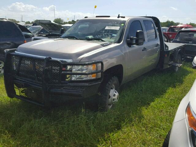 1GB4KZCG0EF144875 - 2014 CHEVROLET SILVERADO GRAY photo 2