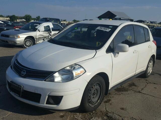 3N1BC1CP8BL516789 - 2011 NISSAN VERSA WHITE photo 2