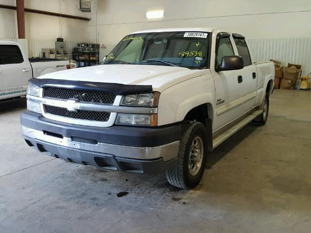 1GCHC23234F189538 - 2004 CHEVROLET SILVERADO WHITE photo 2