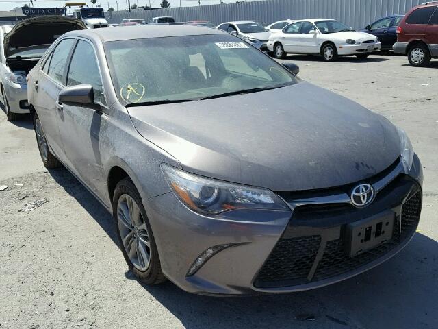 4T1BF1FK4HU755352 - 2017 TOYOTA CAMRY LE GRAY photo 1