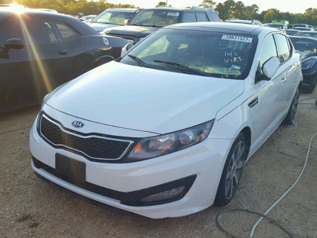 5XXGR4A61CG027693 - 2012 KIA OPTIMA WHITE photo 2