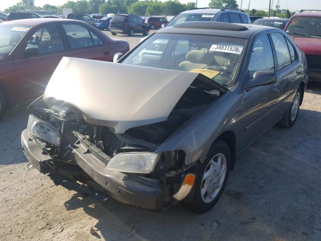 1N4DL01D3WC206646 - 1998 NISSAN ALTIMA XE GOLD photo 2