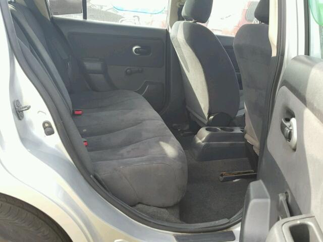 3N1BC13E39L461368 - 2009 NISSAN VERSA SILVER photo 6