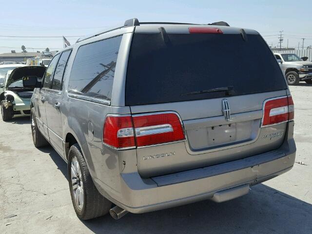 5LMFL27588LJ18671 - 2008 LINCOLN NAVIGATOR SILVER photo 3