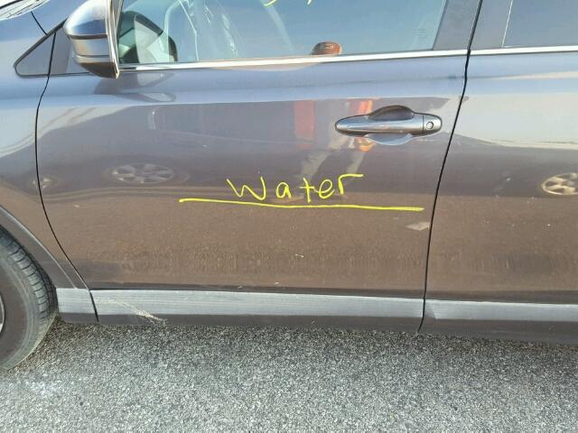 2T3ZFREV5GW256073 - 2016 TOYOTA RAV4 LE Grafit foto 9