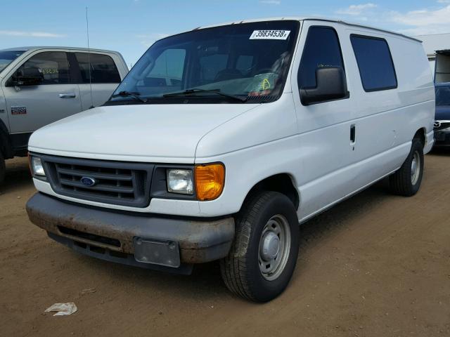 1FTRE14W15HB27586 - 2005 FORD ECONOLINE WHITE photo 2