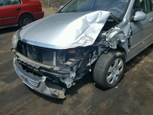 KNAFE221895656215 - 2009 KIA SPECTRA EX SILVER photo 9