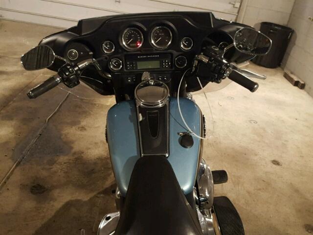 1HD1FC4187Y603943 - 2007 HARLEY-DAVIDSON FLHTCUI BLUE photo 5