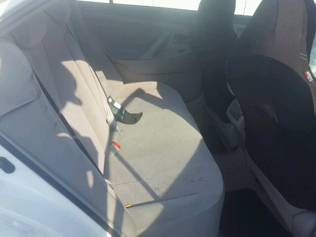 4T1BF3EK1AU551272 - 2010 TOYOTA CAMRY BASE WHITE photo 6