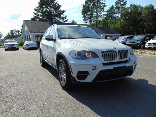 5UXZW0C56BL371192 - 2011 BMW X5 XDRIVE3 WHITE photo 2