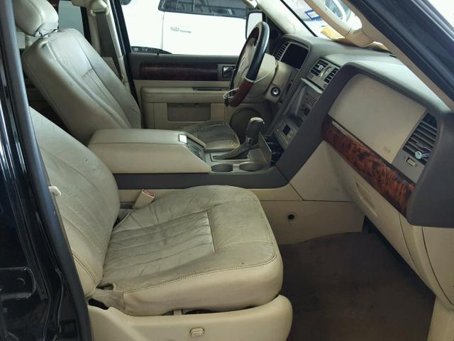 5LMFU27R04LJ27584 - 2004 LINCOLN NAVIGATOR BLACK photo 5